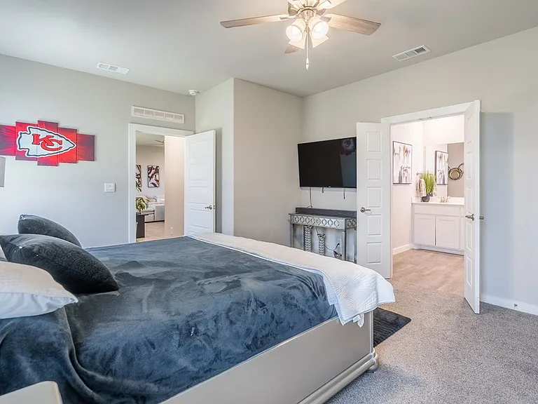 2306 Fortune Dr — Photo 23