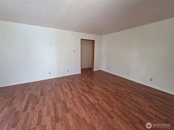 5th image of 1206 Sunrise Street