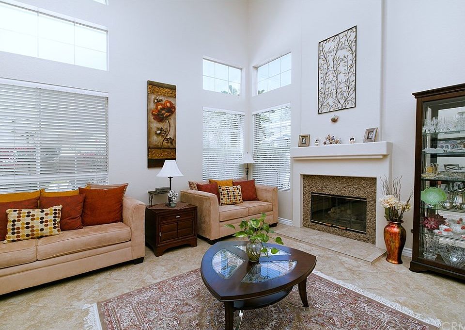 1st image of 31 Bluebird Ln