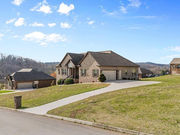 2nd image of 2827 Sagegrass Dr