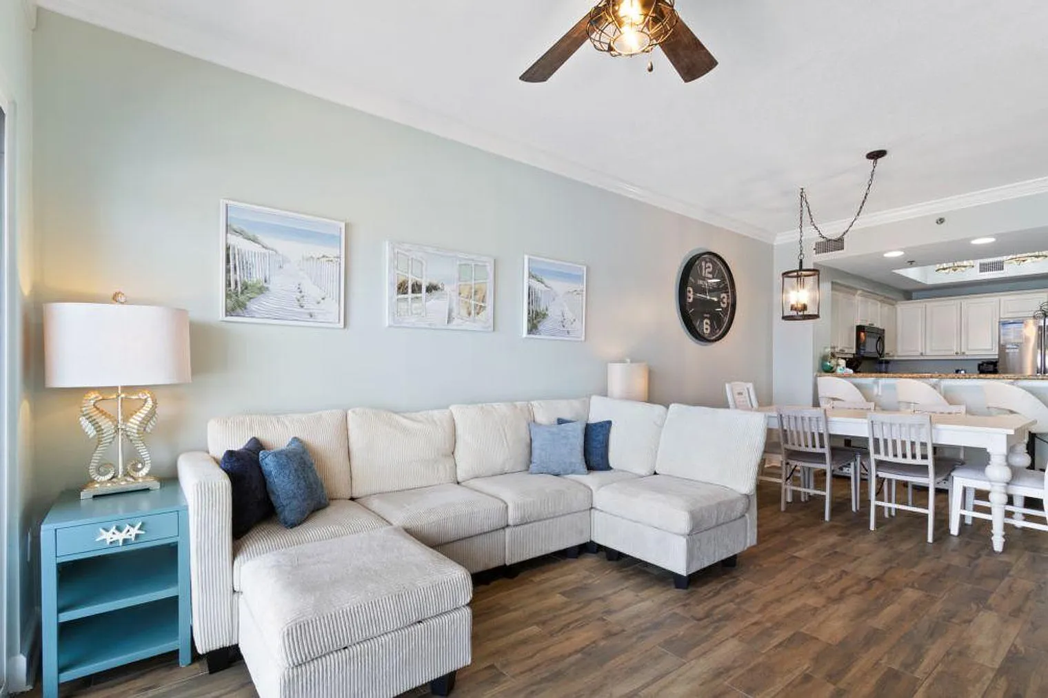 3 bed, 2.0 bath, 1291 sqft, $3,527 — Photo 1
