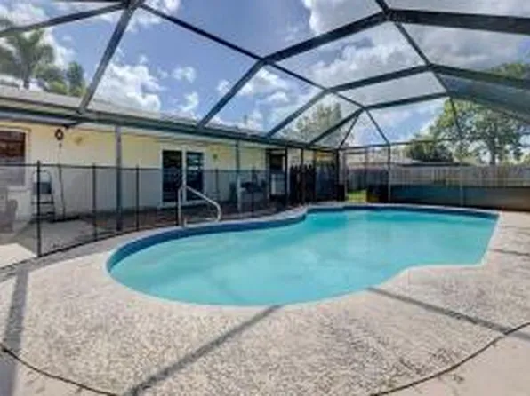 1852 SW Hampshire Lane, Port St Lucie, FL 34953