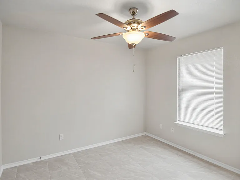 2905 Lindsey Dr — Photo 13