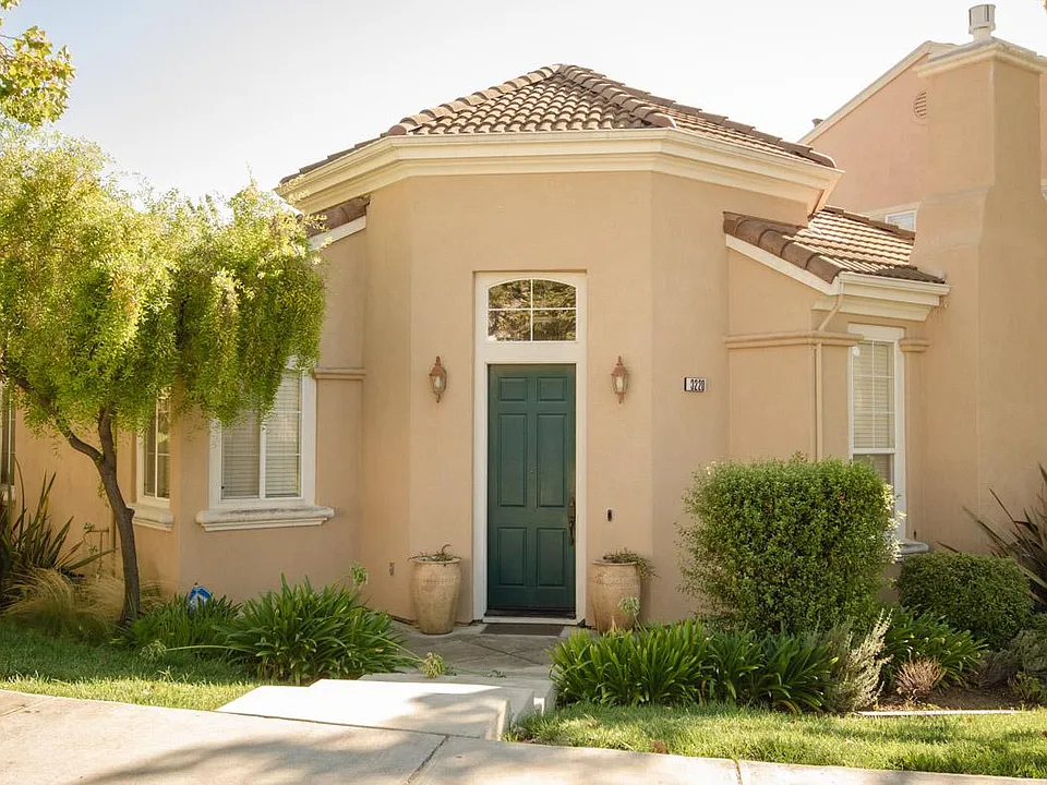 3220 Vernazza Ave