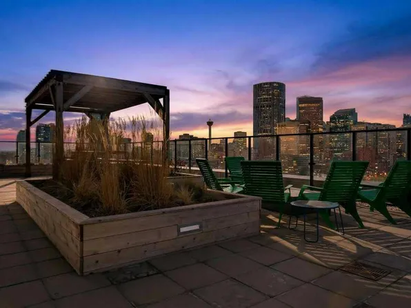 123 W 4th St NE #206, Calgary, AB T2E 8K3