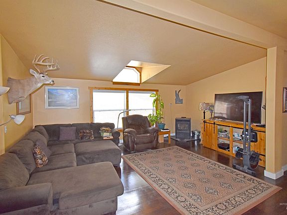 2nd image of 7206 Cavendish Hwy