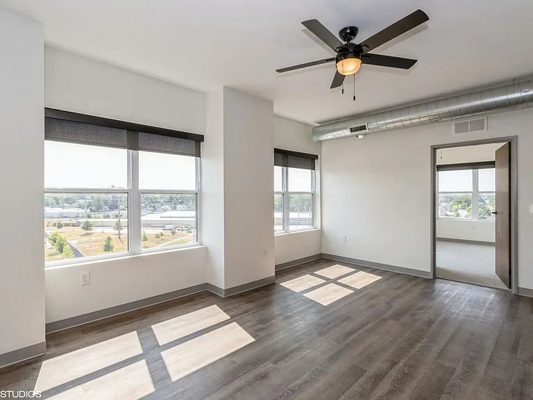 The Leo at the Hub Apartments — Photo 82