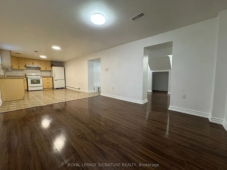 130 Budea Cres #BASEMENT — Photo 4