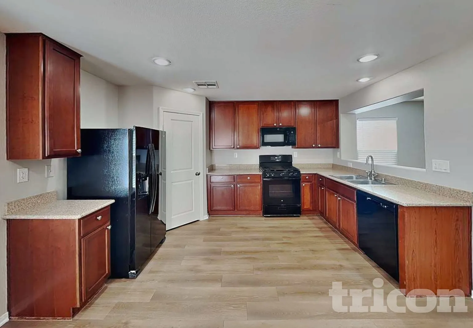 963 Eureka Dunes Avenue Henderson NV — Photo 4