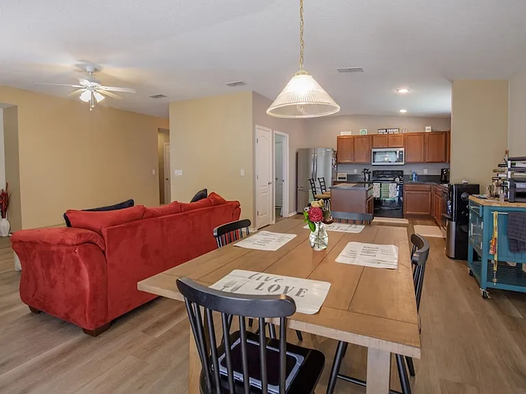 2527 Eisner Dr — Photo 4