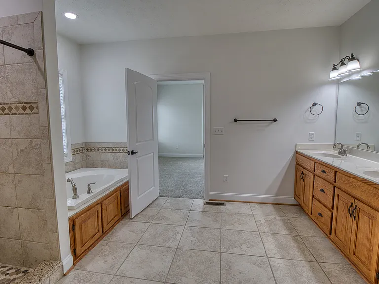 158 Locust Grove Ln — Photo 10
