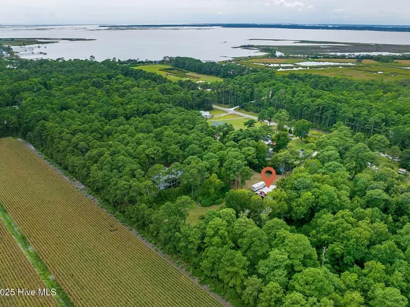 727 Crow Hill Road, Beaufort, NC 28516