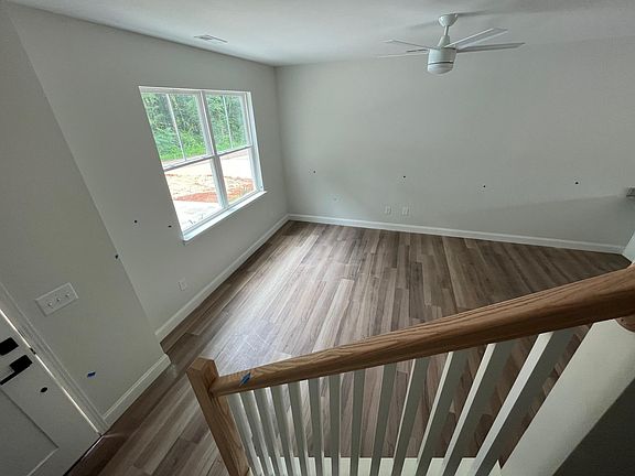 5th image of 120 Kennedy Dr #B