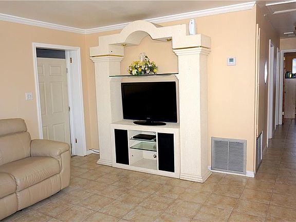 5th image of 7722 Acadian Dr