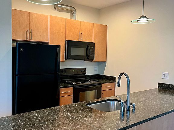 5th image of 1050 Druid Ave #21