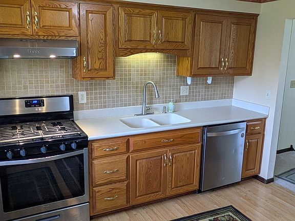 5th image of 418 Lincoln Ln