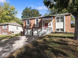 2317 NW Kensington Ct, Blue Springs, MO 64015
