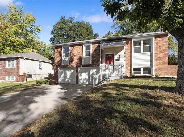 2317 NW Kensington Ct, Blue Springs, MO 64015