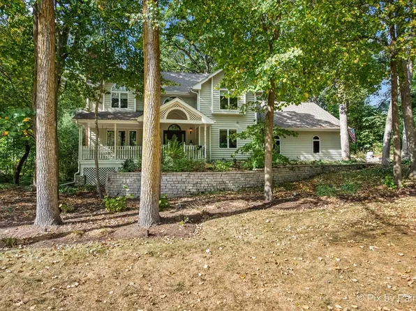 42W142 Ravine Dr, St Charles, IL 60175