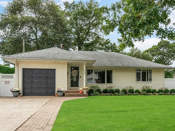 534 Starks Place, Baldwin, NY 11510