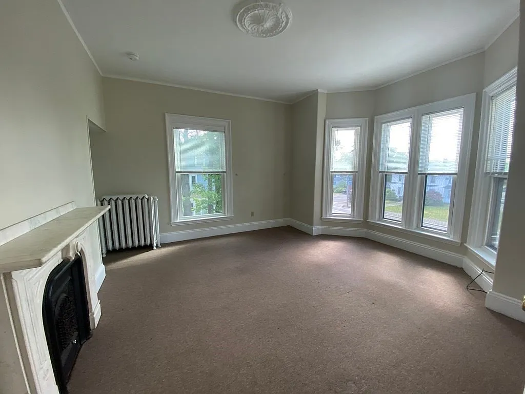 1 bed, 820 sqft, $2,000 — Photo 2