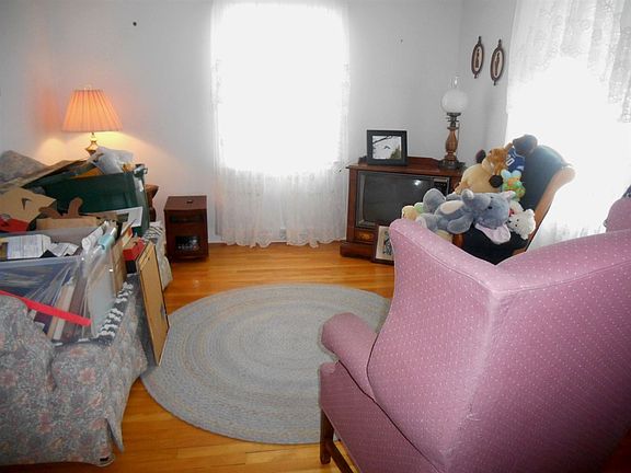 3rd image of 57 Roosevelt St