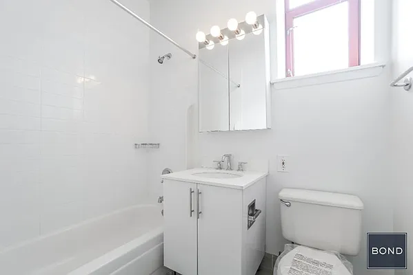 Rented by Bond New York | media 4