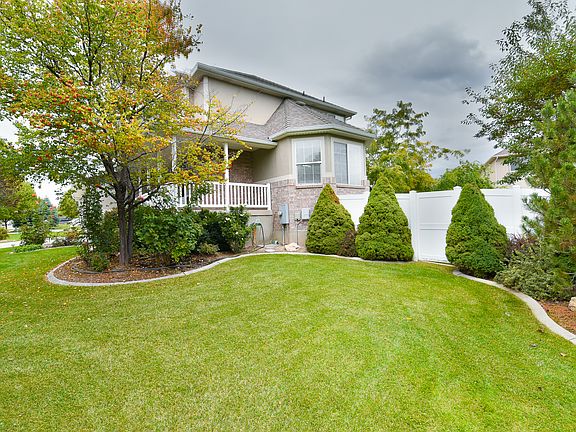 2nd image of 6471 S Mount Hood Dr