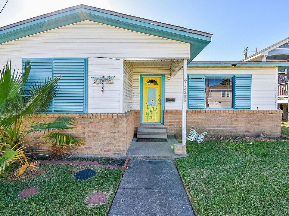 1st image of 2209 Saladia St