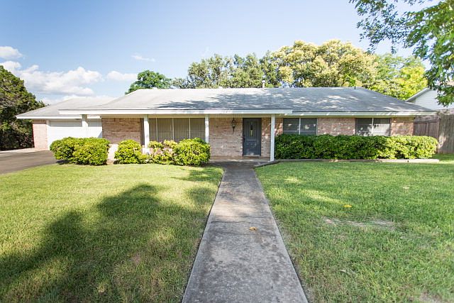 1st image of 709 Overhill Dr