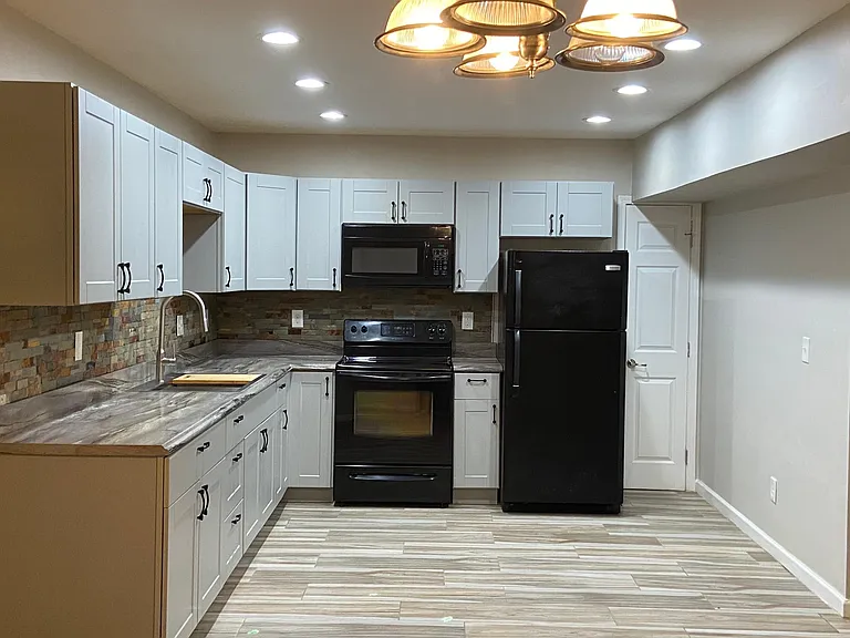 Eat In Kitchen