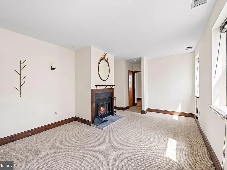 507 Catharine St #2 — Photo 3