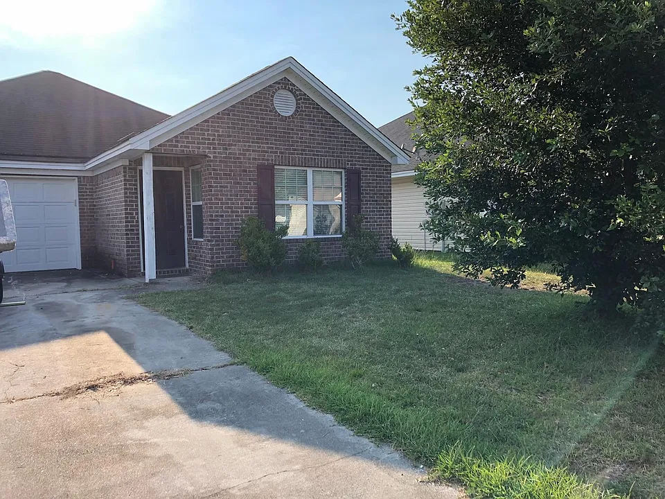 7 Lagan Ln