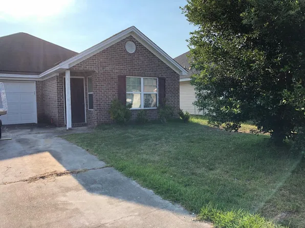 7 Lagan Ln, Port Wentworth, GA 31407