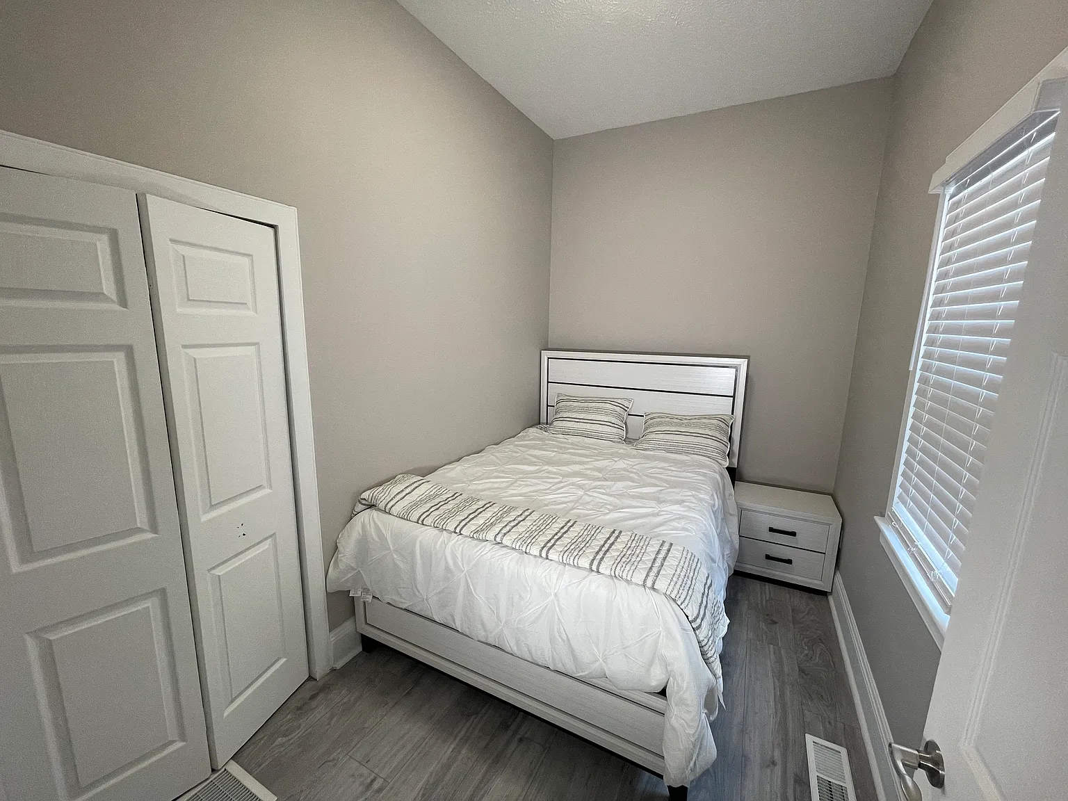 2 bed, 1000 sqft, $1,600 — Photo 4