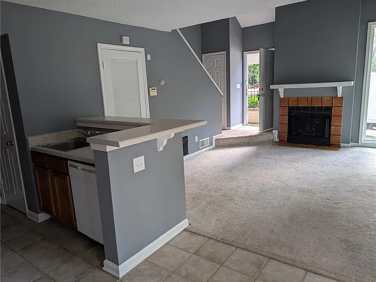 5584 Estates Ct — Photo 8