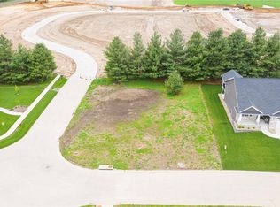 2916 Diamondback Rd, Hiawatha, IA 52233
