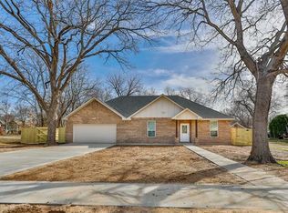 620 N Dixon St, Gainesville, TX 76240