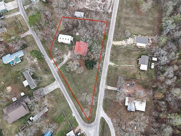 4th image of 290 Armadillo Cir