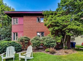 1227 Isabella St, Evanston, IL 60201