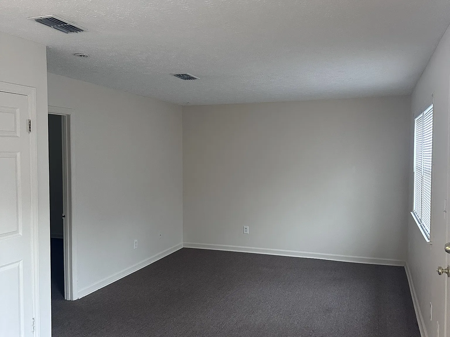 215 Floral Avenue (TRH) - E — Photo 4