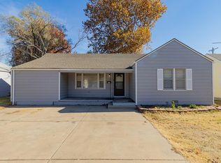 832 S Edgemoor Dr, Wichita, KS 67218