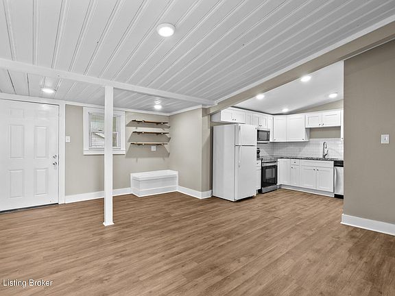 5th image of 2137 Bradley Ave