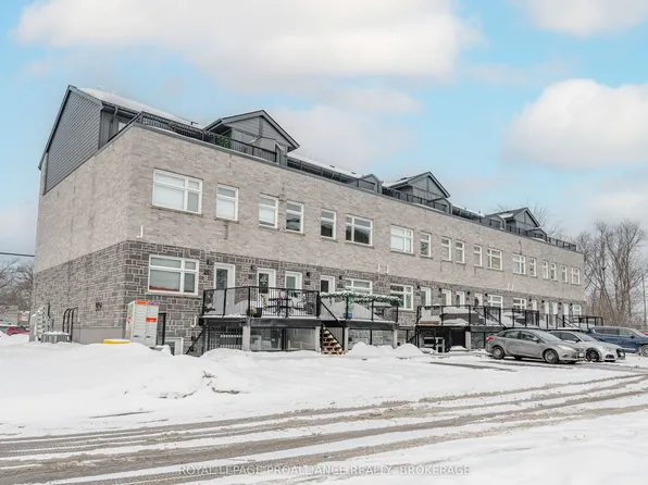 809 Development Dr #105, Kingston, ON K7M 4W6