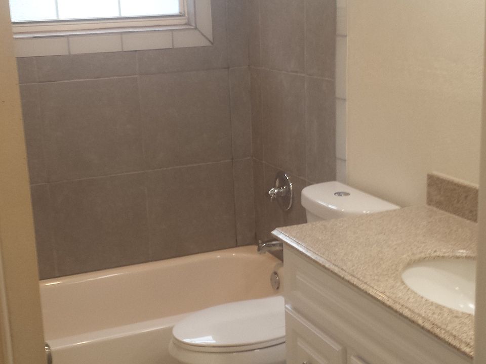 1st image of 1426 Solar Dr