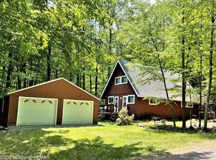 1076 Laurel Hill Rd, Pocono Lake, PA 18347