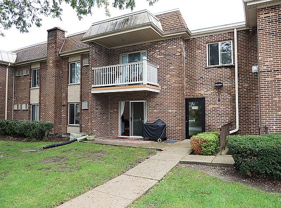 2nd image of 2418 N Kennicott Dr APT 1C