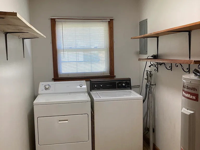 2533 Wildwood Rd — Photo 11