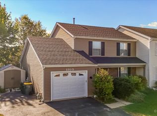 1310 Trinity Dr, Carol Stream, IL 60188