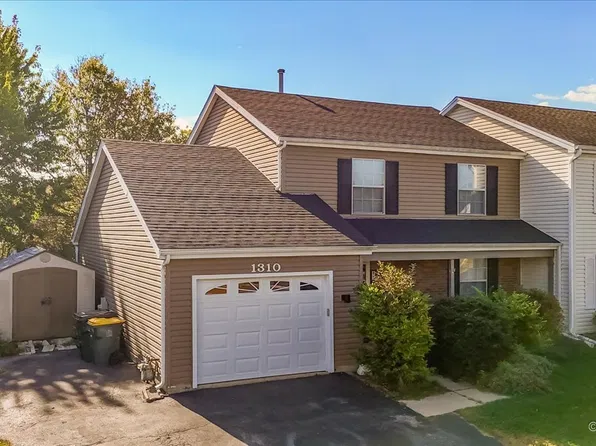 1310 Trinity Dr, Carol Stream, IL 60188